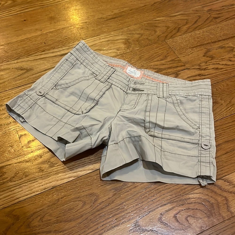 American eagle cargo shorts size 2, adjustable length